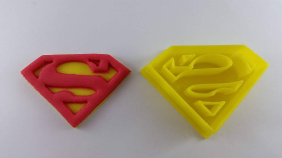 Superman Logo  Fest Cookie Cutter 5.5cm - Naira Cake Supplies